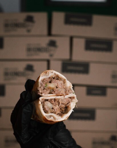 6 Empanadas+ 1 Baston de Pollo+2 Latas Sta fe